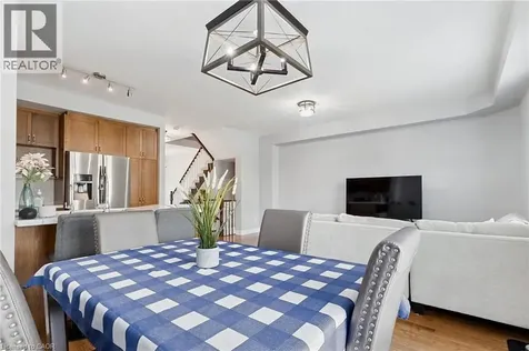 2092 English Crescent Burlington ON L7L 7B3