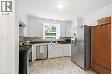 16 Carrington Court Ancaster ON L9G 1R1