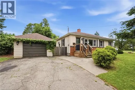 16 Carrington Court Ancaster ON L9G 1R1