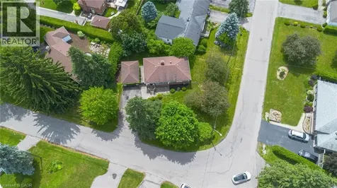 16 Carrington Court Ancaster ON L9G 1R1