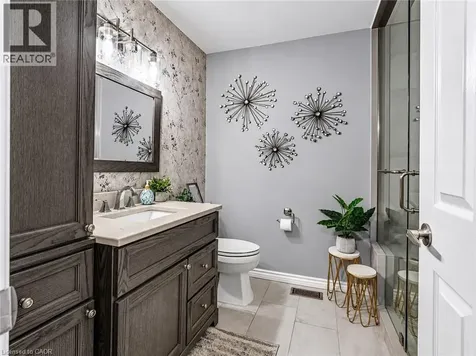 16 Juniper Drive Stoney Creek ON L8E 4C6