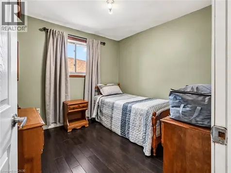 16 Juniper Drive Stoney Creek ON L8E 4C6