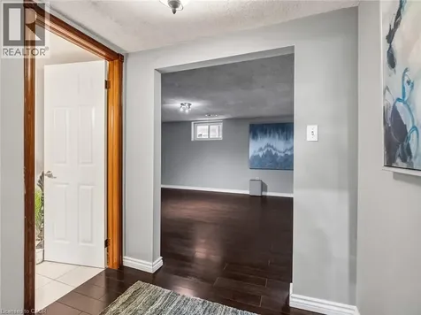 16 Juniper Drive Stoney Creek ON L8E 4C6