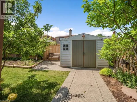 16 Juniper Drive Stoney Creek ON L8E 4C6