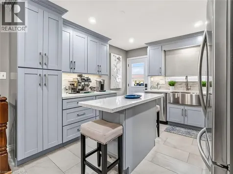 16 Juniper Drive Stoney Creek ON L8E 4C6