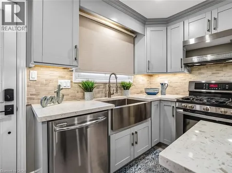 16 Juniper Drive Stoney Creek ON L8E 4C6