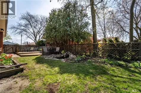 146 Welbourn Drive Hamilton ON L9A 3N4