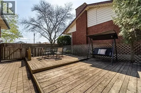 146 Welbourn Drive Hamilton ON L9A 3N4