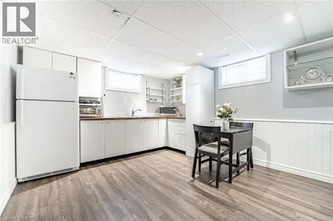 146 Welbourn Drive Hamilton ON L9A 3N4