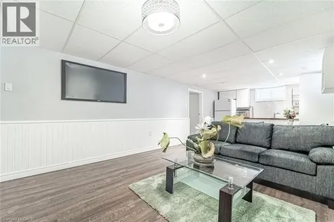 146 Welbourn Drive Hamilton ON L9A 3N4