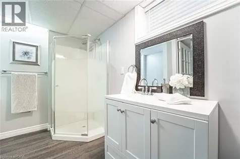 146 Welbourn Drive Hamilton ON L9A 3N4