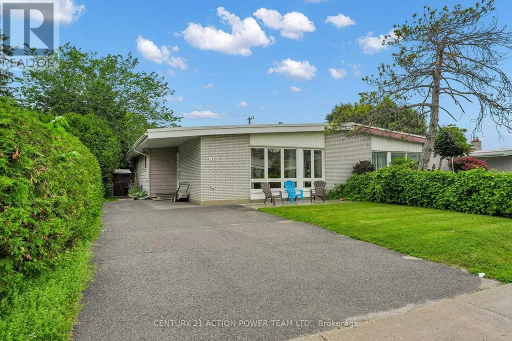 1299 Meadowlands Drive East Ottawa ON K2E 6K4