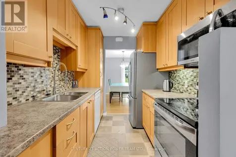 1299 Meadowlands Drive East Ottawa ON K2E 6K4