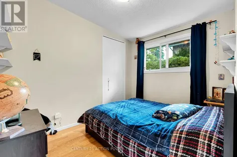 1299 Meadowlands Drive East Ottawa ON K2E 6K4
