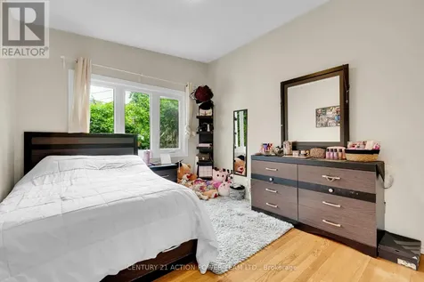 1299 Meadowlands Drive East Ottawa ON K2E 6K4