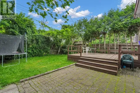 1299 Meadowlands Drive East Ottawa ON K2E 6K4