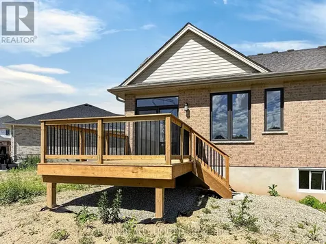5 Columbus Court Central Elgin ON N5P 0E5