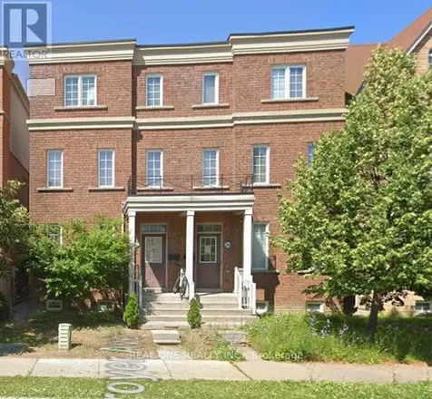 18 Troyer Avenue Toronto (york University Heights) ON M3J 3S6