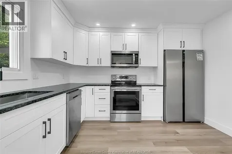 2123 Secord Windsor ON N9B 1T2
