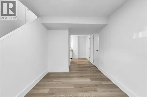 2123 Secord Windsor ON N9B 1T2