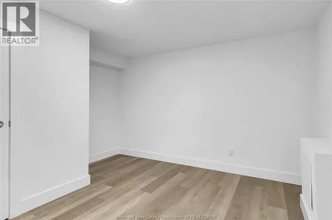 2123 Secord Windsor ON N9B 1T2