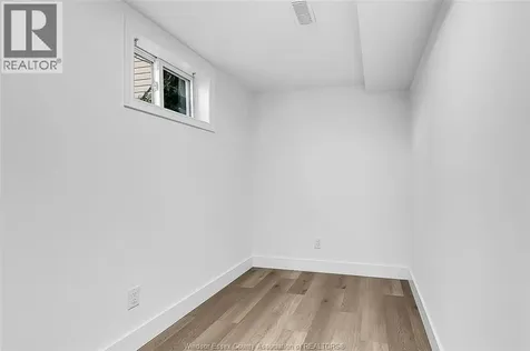 2123 Secord Windsor ON N9B 1T2