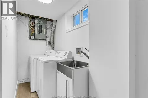 2123 Secord Windsor ON N9B 1T2
