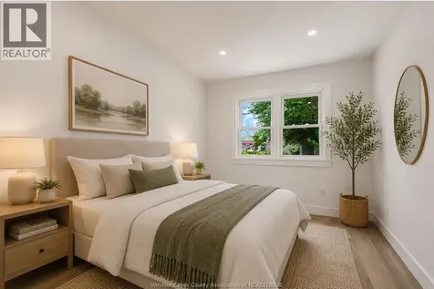 2123 Secord Windsor ON N9B 1T2