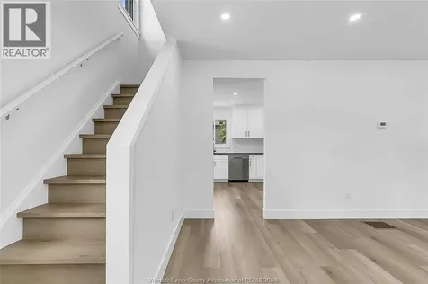 2123 Secord Windsor ON N9B 1T2