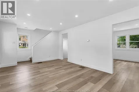 2123 Secord Windsor ON N9B 1T2