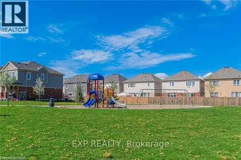 8 Stratus Street Kitchener ON N2R 1R4