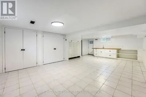 685 Amesbury Court Sarnia ON N7V 2P9