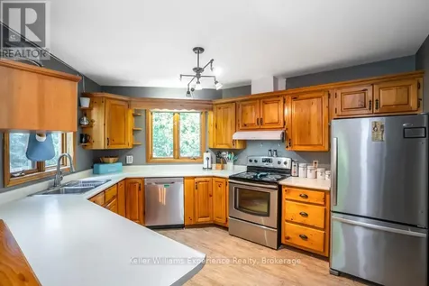 14 Oneida Crescent Tiny ON L9M 0B2