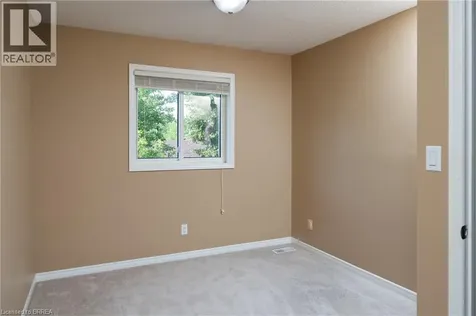 7 Graystone Court Paris ON N3L 3Y1