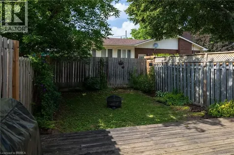 7 Graystone Court Paris ON N3L 3Y1