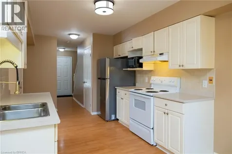 7 Graystone Court Paris ON N3L 3Y1