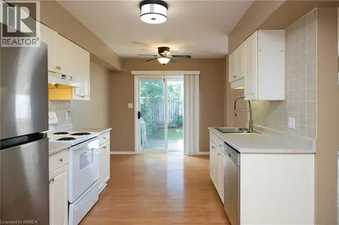 7 Graystone Court Paris ON N3L 3Y1