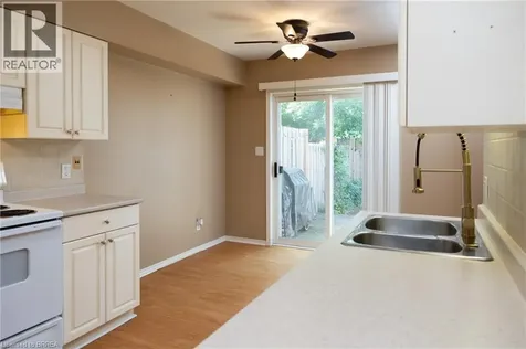 7 Graystone Court Paris ON N3L 3Y1