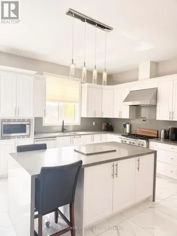 100 Trail Boulevard Springwater (centre Vespra) ON L9X 0S7