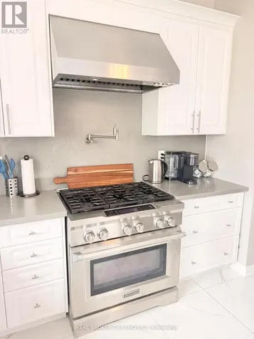 100 Trail Boulevard Springwater (centre Vespra) ON L9X 0S7