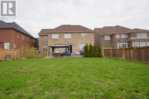 100 Trail Boulevard Springwater (centre Vespra) ON L9X 0S7