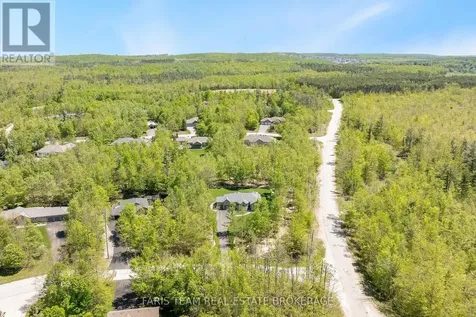1 Pineview Drive Oro-medonte ON L0L 2L0