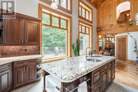 636 Harbour Street Innisfil ON L0L 1K0