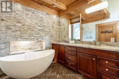636 Harbour Street Innisfil ON L0L 1K0