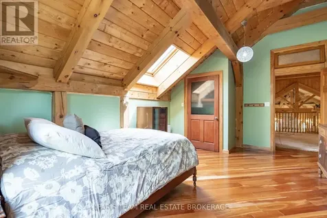 636 Harbour Street Innisfil ON L0L 1K0