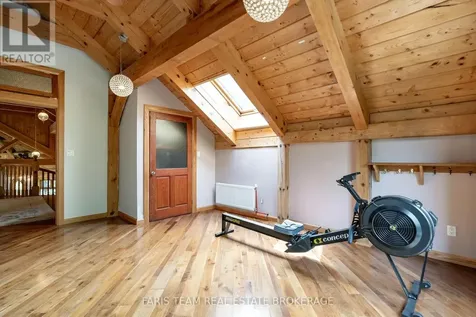636 Harbour Street Innisfil ON L0L 1K0