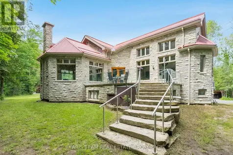 636 Harbour Street Innisfil ON L0L 1K0