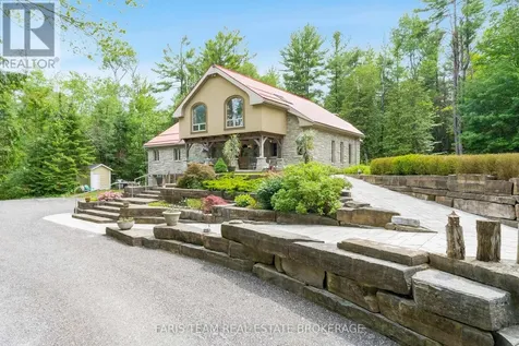 636 Harbour Street Innisfil ON L0L 1K0