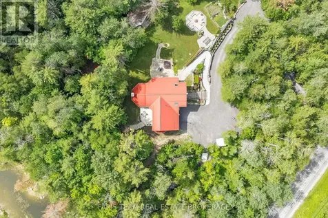 636 Harbour Street Innisfil ON L0L 1K0