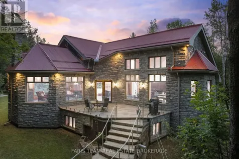 636 Harbour Street Innisfil ON L0L 1K0